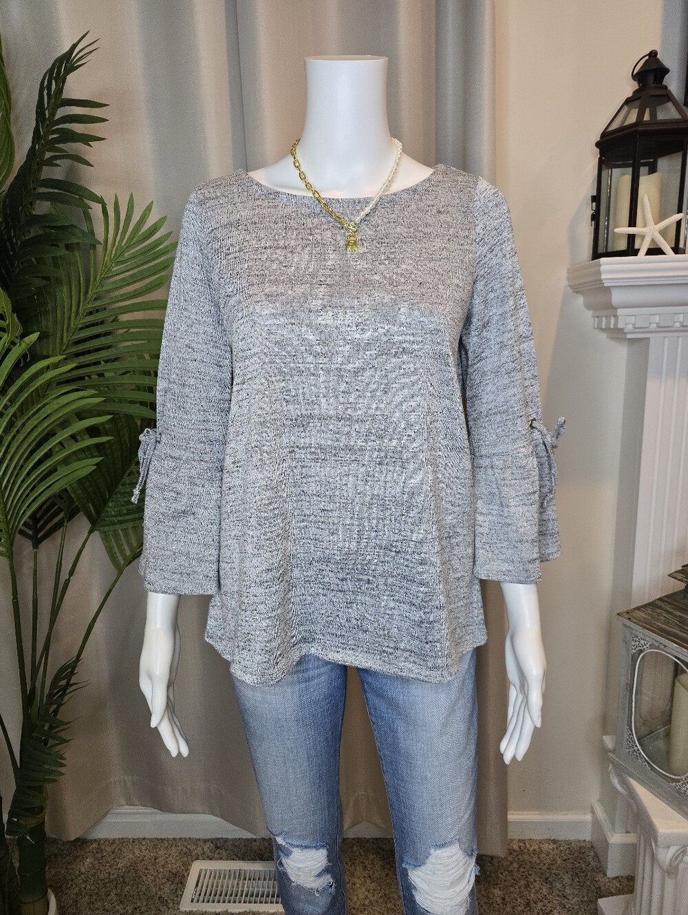 VALERIE STEVENS KNIT BOW SLEEVE DETAIL TOP, GRAY S